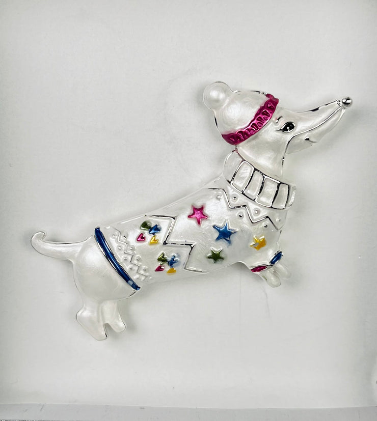 Snowy-Day Dog Magnetic Brooch