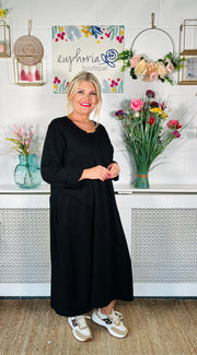 ladies black free size relaxed fitted midi dress with long sleeves