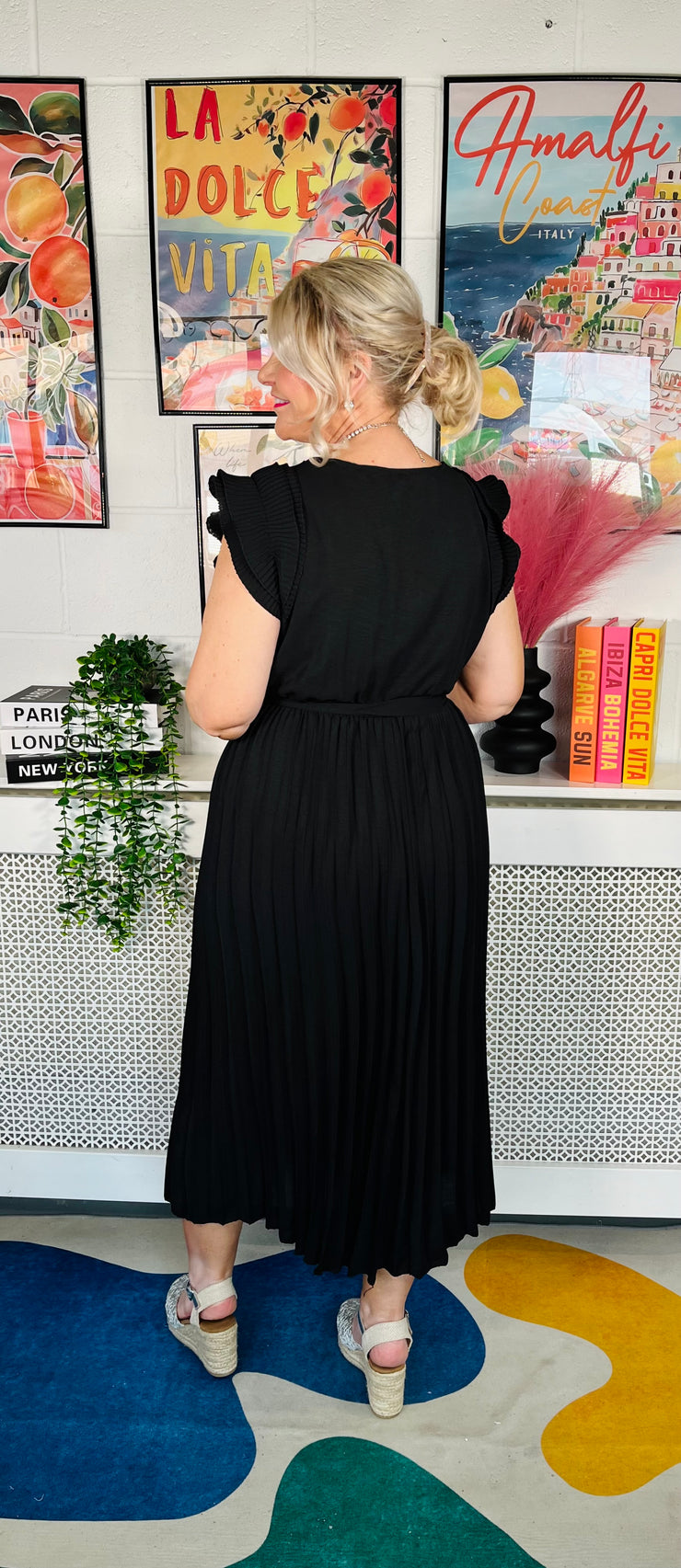 Happy Twirl Pleat Dress - Black